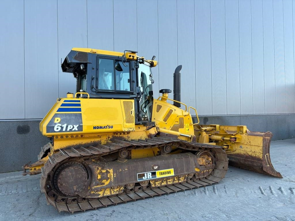 Komatsu D 61 PX-23 - Buldózer: 4 kép. Komatsu D 61 PX-23 - Buldózer: 4 kép.