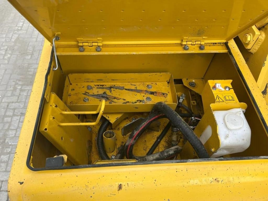 Lánctalpas kotró Komatsu PC 290 LC-10: 29 kép.