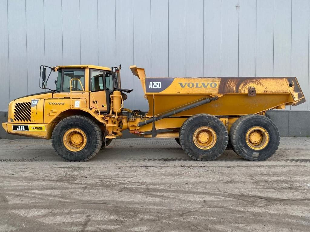 Volvo A 25 D - Csuklós dömper: 2 kép. Volvo A 25 D - Csuklós dömper: 2 kép.