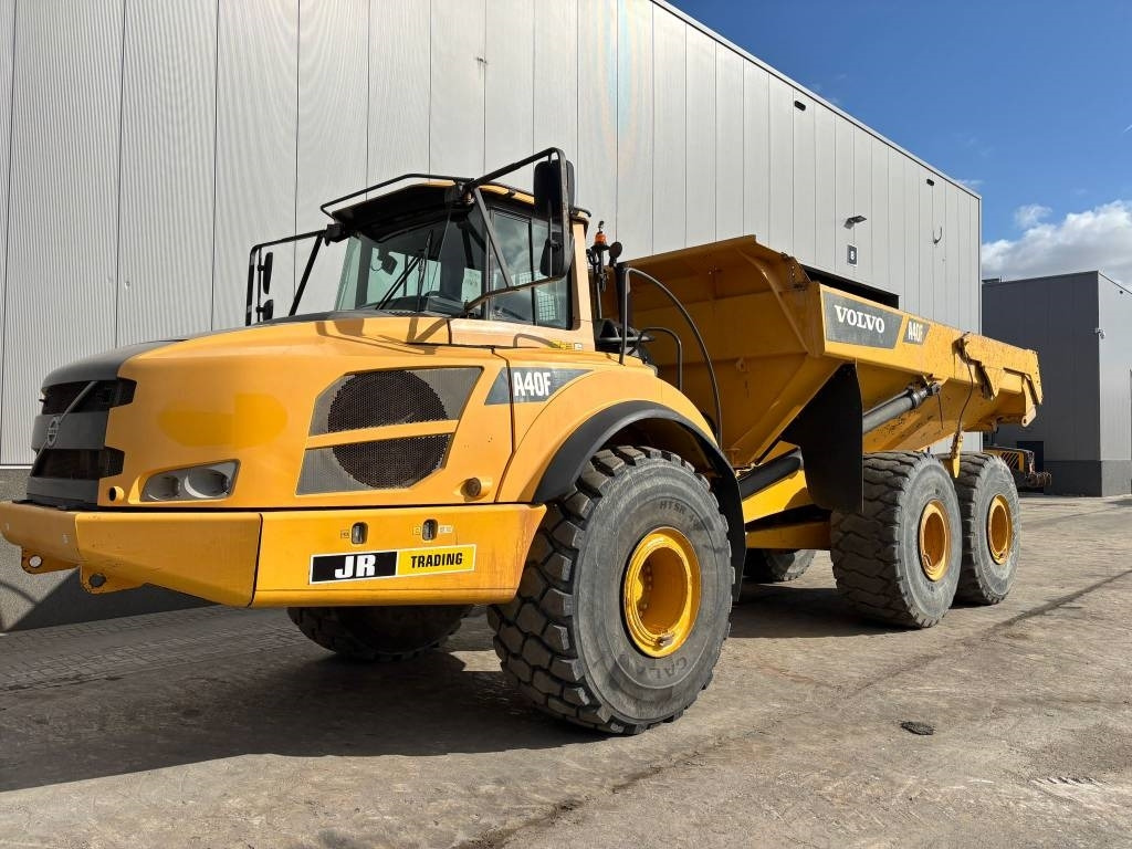 Volvo A 40 F - Csuklós dömper: 2 kép. Volvo A 40 F - Csuklós dömper: 2 kép.