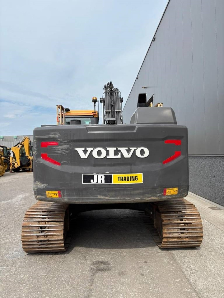 Volvo EC 220 EL (new undercarriage) - Lánctalpas kotró: 4 kép. Volvo EC 220 EL (new undercarriage) - Lánctalpas kotró: 4 kép.
