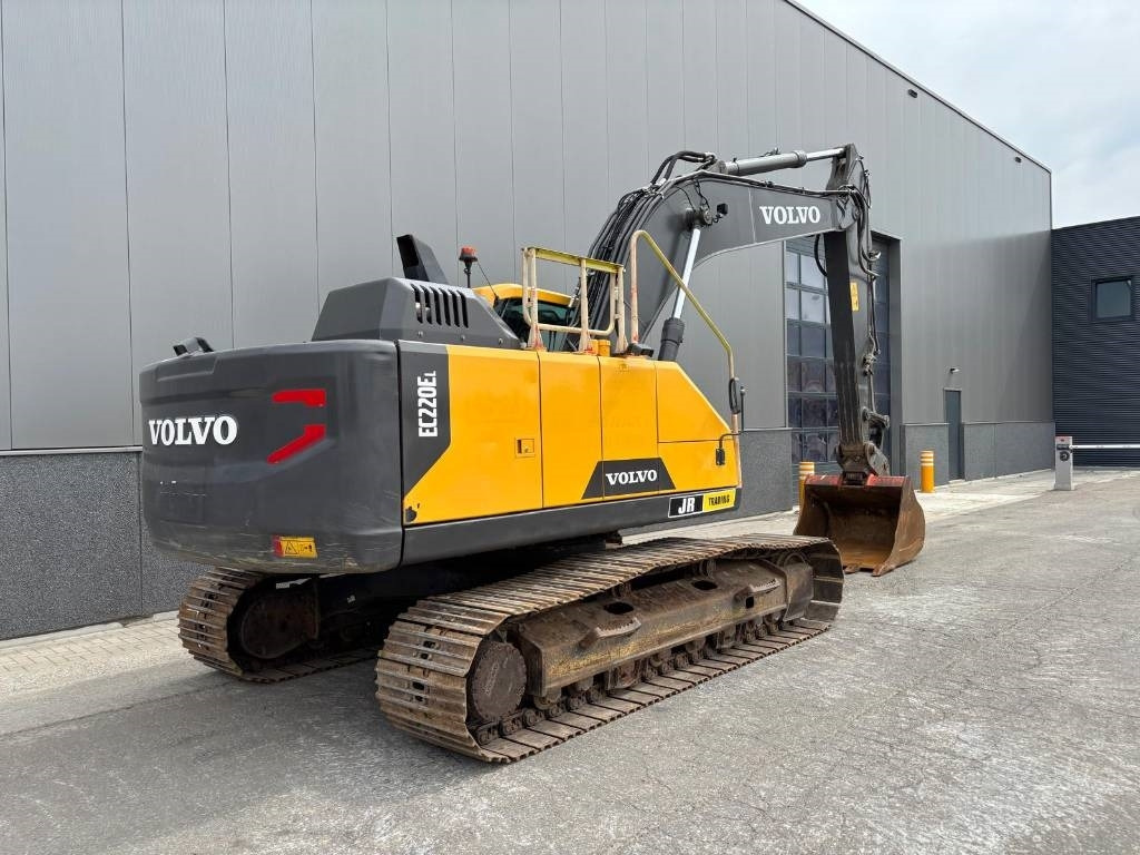 Volvo EC 220 EL (new undercarriage) - Lánctalpas kotró: 5 kép. Volvo EC 220 EL (new undercarriage) - Lánctalpas kotró: 5 kép.