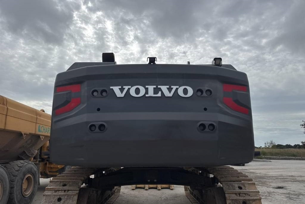 Volvo EC 750 EL - Lánctalpas kotró: 3 kép. Volvo EC 750 EL - Lánctalpas kotró: 3 kép.