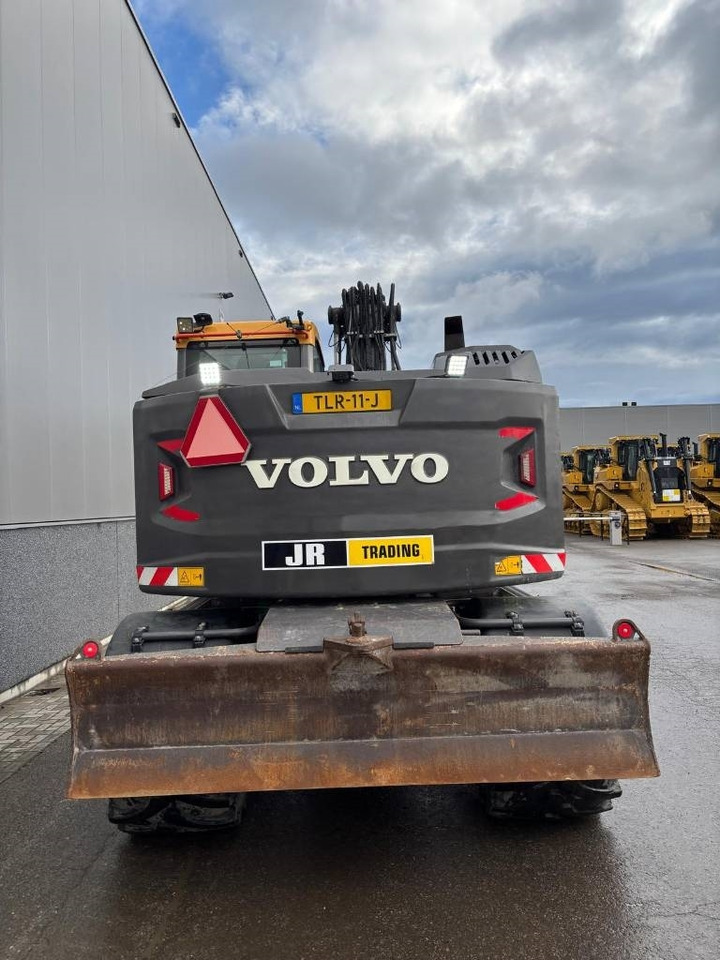 Volvo EWR 150 E - Gumikerekes kotró: 4 kép. Volvo EWR 150 E - Gumikerekes kotró: 4 kép.