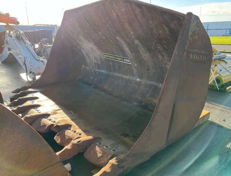 Volvo L350F Rock Bucket (Volvo) - Kanál - Építőipari gépek: 2 kép. Volvo L350F Rock Bucket (Volvo) - Kanál - Építőipari gépek: 2 kép.