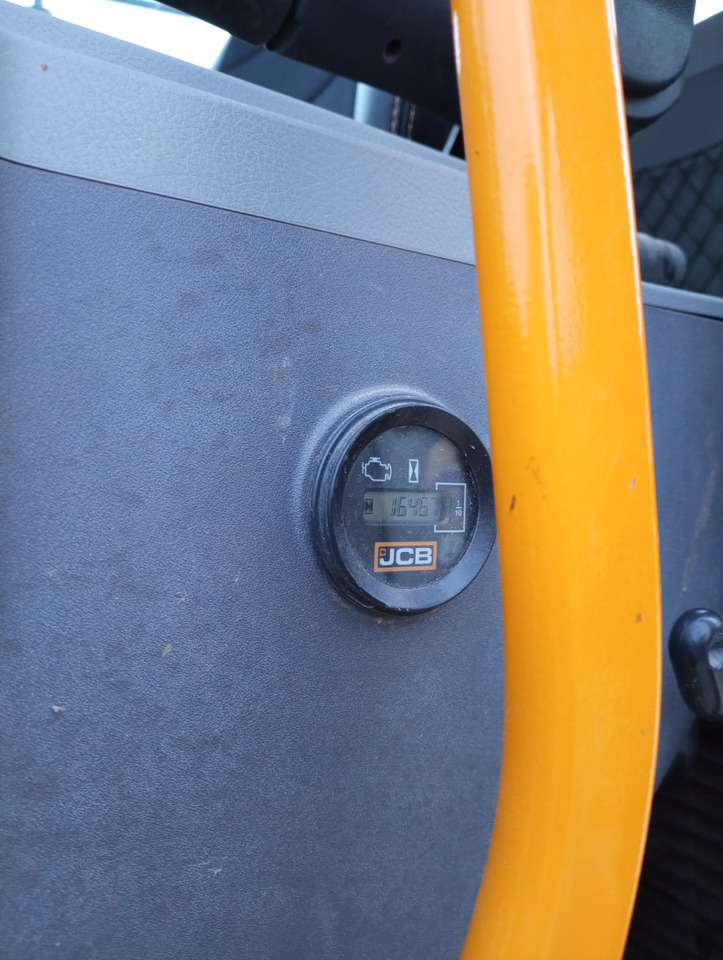 JCB 150X LTDSV - Lánctalpas kotró: 5 kép. JCB 150X LTDSV - Lánctalpas kotró: 5 kép.