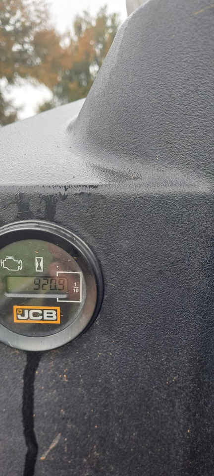 JCB 18 Z-1 - Minikotró: 5 kép. JCB 18 Z-1 - Minikotró: 5 kép.