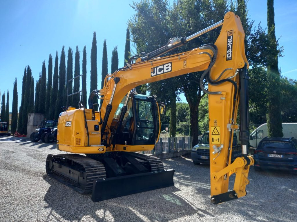 JCB JZ 140LC - Lánctalpas kotró: 1 kép. JCB JZ 140LC - Lánctalpas kotró: 1 kép.