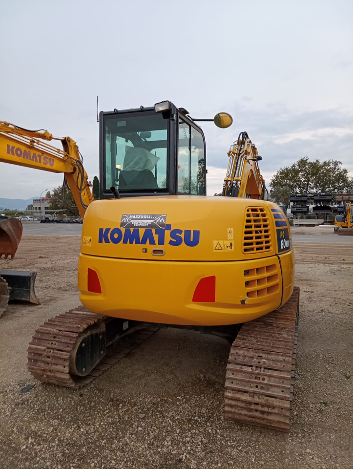 KOMATSU PC80MR-5 - Lánctalpas kotró: 5 kép. KOMATSU PC80MR-5 - Lánctalpas kotró: 5 kép.