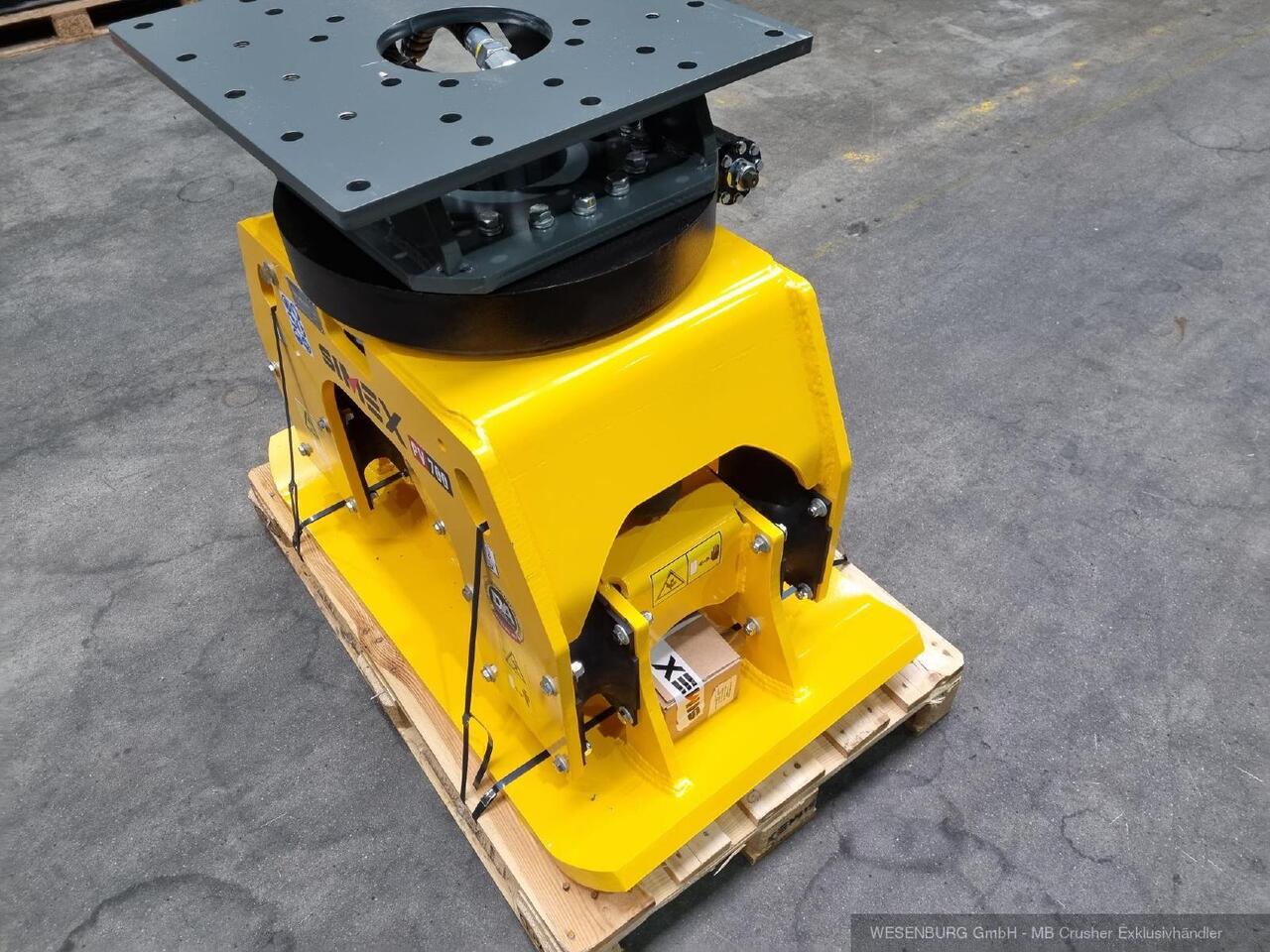 Simex Anbauverdichter PV700 inkl. Drehwerk Anbauklasse 12 - 25 t - Adapterek, Lapvibrátor - Kotrógép: 2 kép. Simex Anbauverdichter PV700 inkl. Drehwerk Anbauklasse 12 - 25 t - Adapterek, Lapvibrátor - Kotrógép: 2 kép.