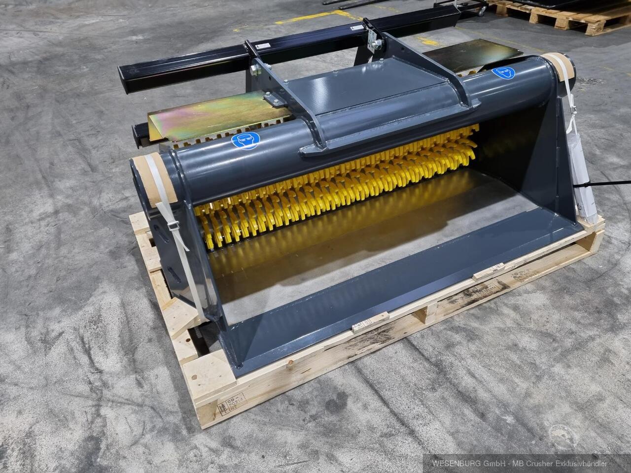 GYRUstar Sieblöffel, Separator Gyru-Star 3-150L für Lader 2,0 - 5,0 t - Kőválogató kanál - Rakodógép: 1 kép. GYRUstar Sieblöffel, Separator Gyru-Star 3-150L für Lader 2,0 - 5,0 t - Kőválogató kanál - Rakodógép: 1 kép.