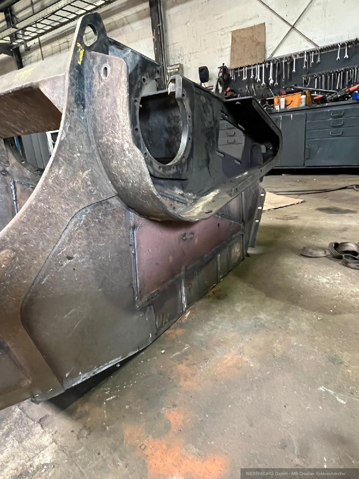 MB Crusher C50, BF60, BF70, BF80, BF90 Brecherlöffel Reparaturen - Löffelinstandsetzung - Kanál - Építőipari gépek: 3 kép. MB Crusher C50, BF60, BF70, BF80, BF90 Brecherlöffel Reparaturen - Löffelinstandsetzung - Kanál - Építőipari gépek: 3 kép.