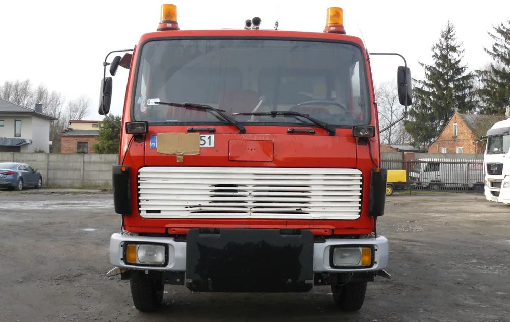 Mercedes-Benz 1019 - Billenőplatós teherautó: 1 kép. Mercedes-Benz 1019 - Billenőplatós teherautó: 1 kép.
