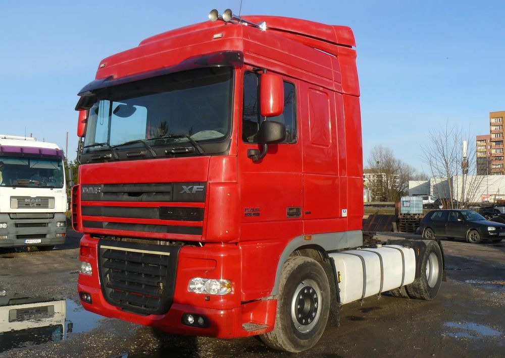 DAF xf 105 460 - Nyergesvontató: 2 kép. DAF xf 105 460 - Nyergesvontató: 2 kép.