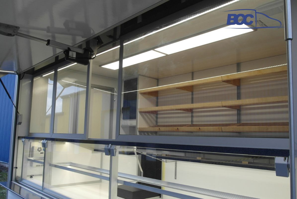 BCC POLSKA - FOOD TRUCK - MOBILNA CUKIERNIA, MOBILNA KAWIARNIA - PEUGEOT BOXER - Büféautó: 3 kép. BCC POLSKA - FOOD TRUCK - MOBILNA CUKIERNIA, MOBILNA KAWIARNIA - PEUGEOT BOXER - Büféautó: 3 kép.