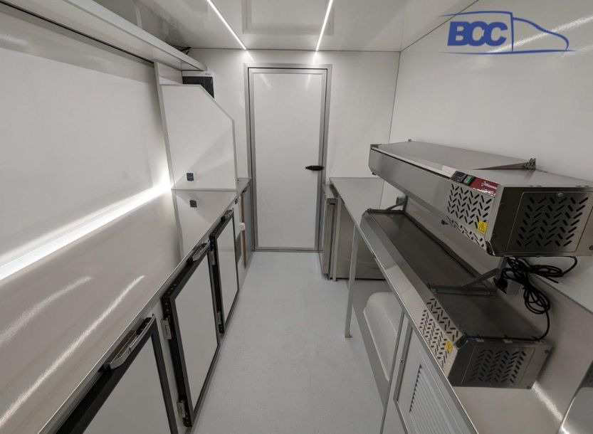 BCC POLSKA - FOOD TRUCK - MOBILNA GASTRONOMIA - PEUGEOT BOXER - Büféautó: 4 kép. BCC POLSKA - FOOD TRUCK - MOBILNA GASTRONOMIA - PEUGEOT BOXER - Büféautó: 4 kép.