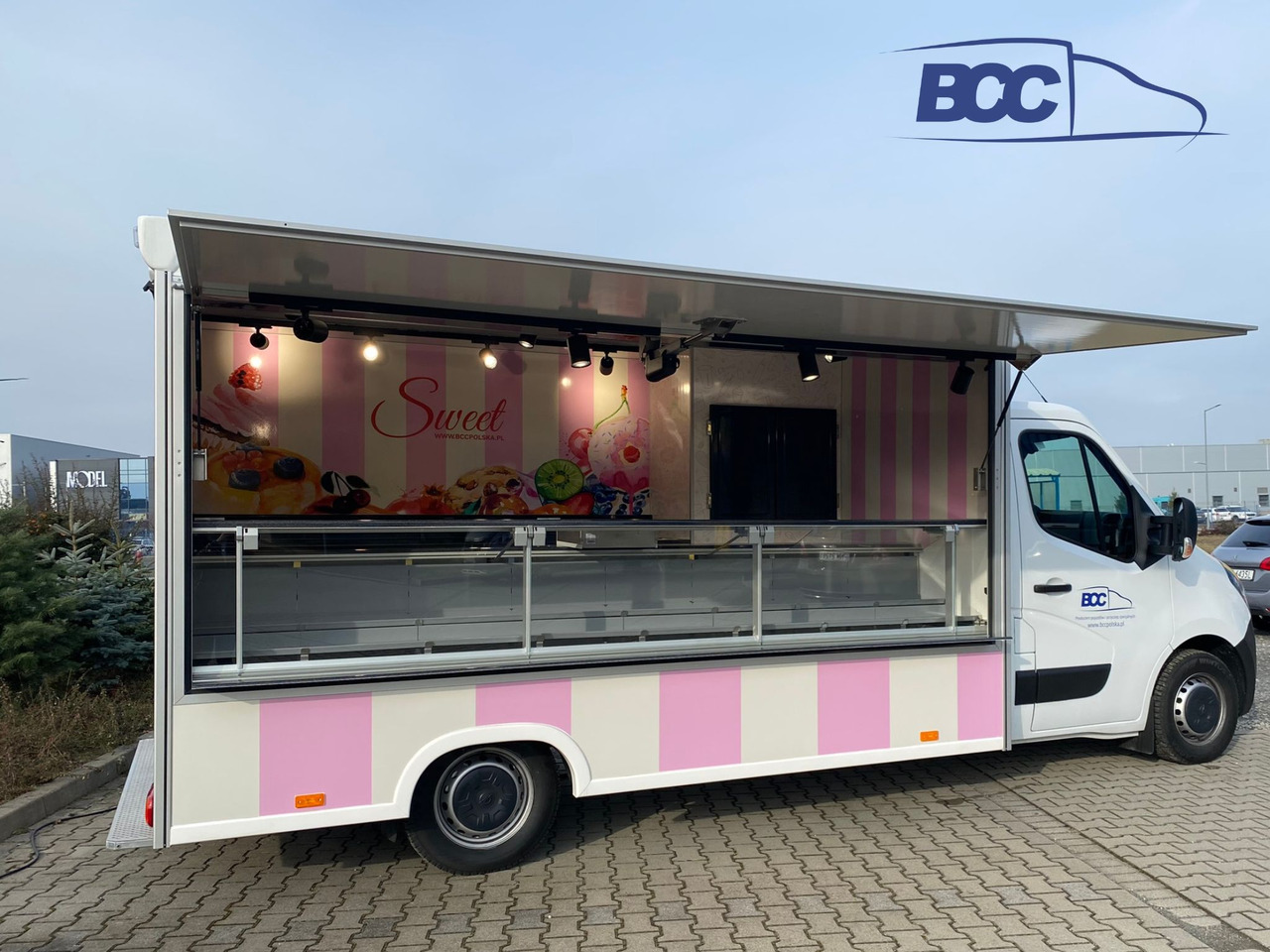 BCC POLSKA - FOOD TRUCK - MOBILNA LODZIARNIA, PEUGEOT BOXER - Büféautó: 3 kép. BCC POLSKA - FOOD TRUCK - MOBILNA LODZIARNIA, PEUGEOT BOXER - Büféautó: 3 kép.
