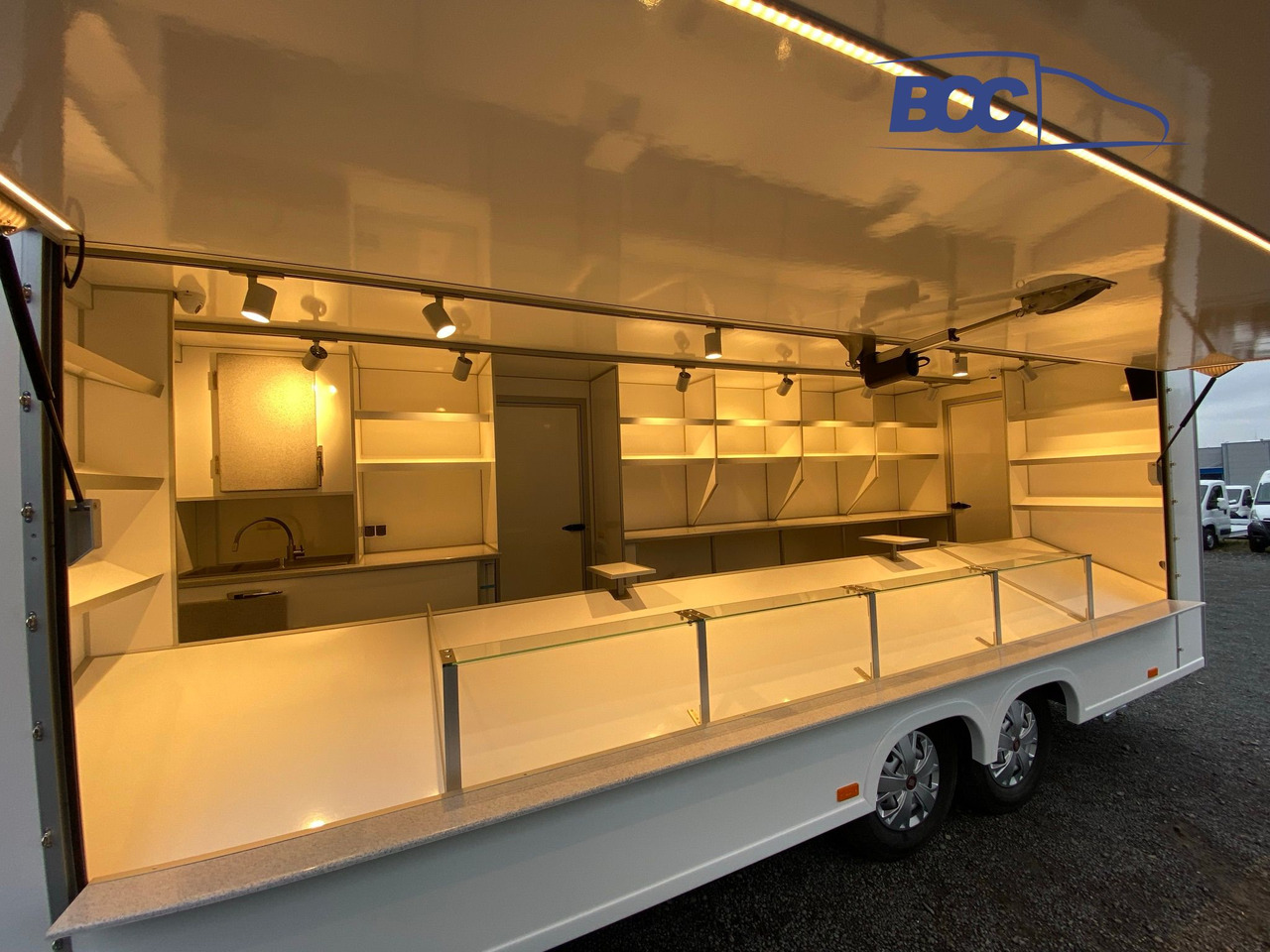 BCC POLSKA - FOOD TRUCK - MOBILNY SKLEP SPOŻYWCZY, AUTO SKLEP SPOŻYWCZY - PEUGEOT BOXER - Büféautó: 3 kép. BCC POLSKA - FOOD TRUCK - MOBILNY SKLEP SPOŻYWCZY, AUTO SKLEP SPOŻYWCZY - PEUGEOT BOXER - Büféautó: 3 kép.