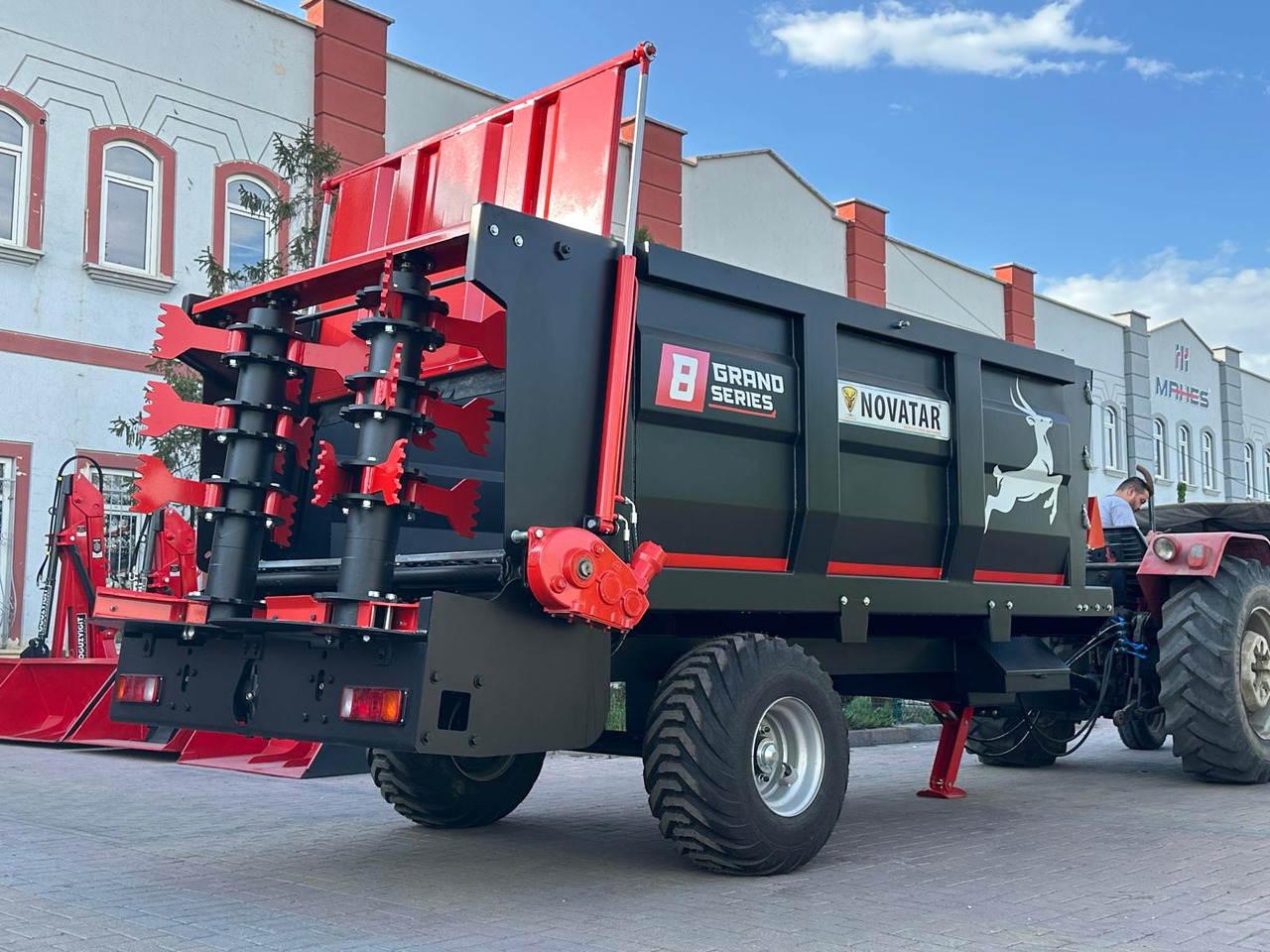 Novatar Manure Spreader 6 m3 - Szervestrágyaszóró: 3 kép. Novatar Manure Spreader 6 m3 - Szervestrágyaszóró: 3 kép.