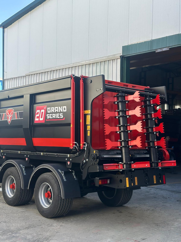 Novatar Manure Spreader Trailer 20 M3 - Szervestrágyaszóró: 2 kép. Novatar Manure Spreader Trailer 20 M3 - Szervestrágyaszóró: 2 kép.