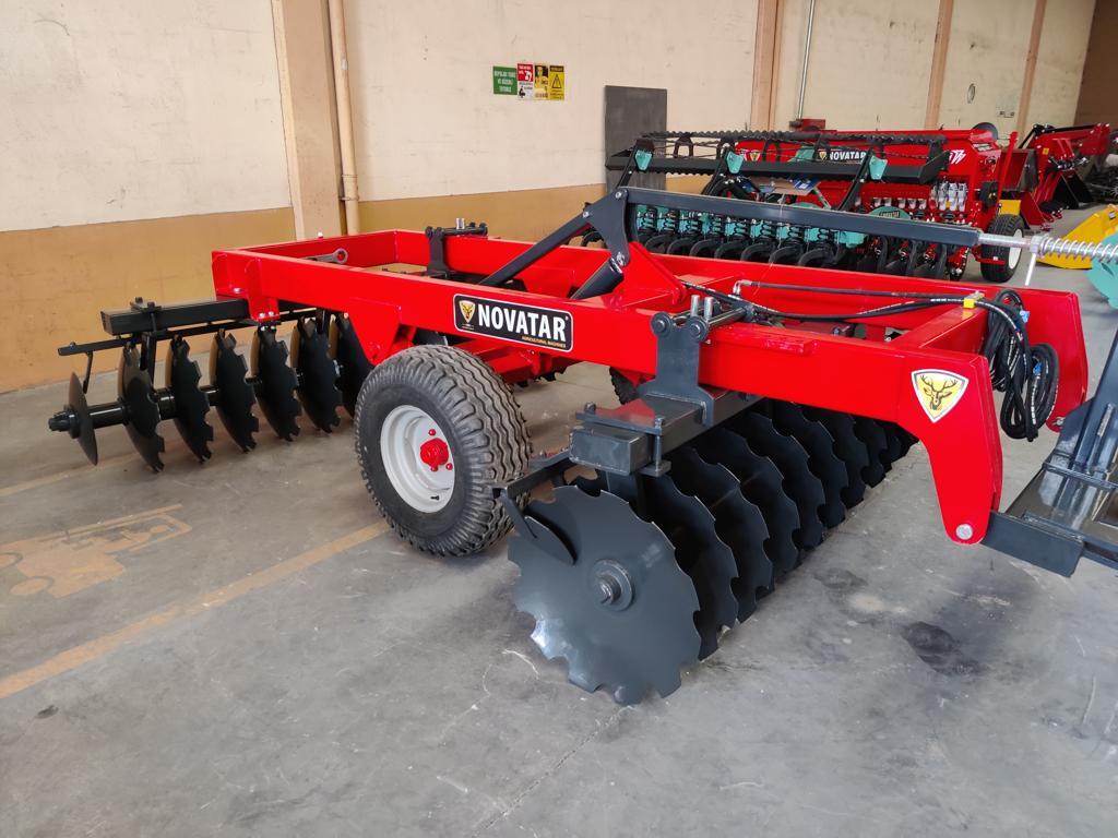 Novatar Pulled Type Heavy Disc-Harrow - Tárcsás borona: 5 kép. Novatar Pulled Type Heavy Disc-Harrow - Tárcsás borona: 5 kép.