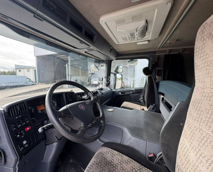 Autószállító teherautó Scania P 450: 21 kép.