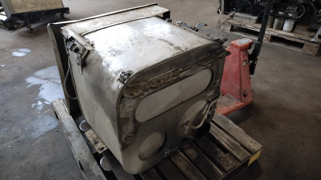 MAN Euro 6 katalysaattori - Motor - Teherautó: 4 kép. MAN Euro 6 katalysaattori - Motor - Teherautó: 4 kép.