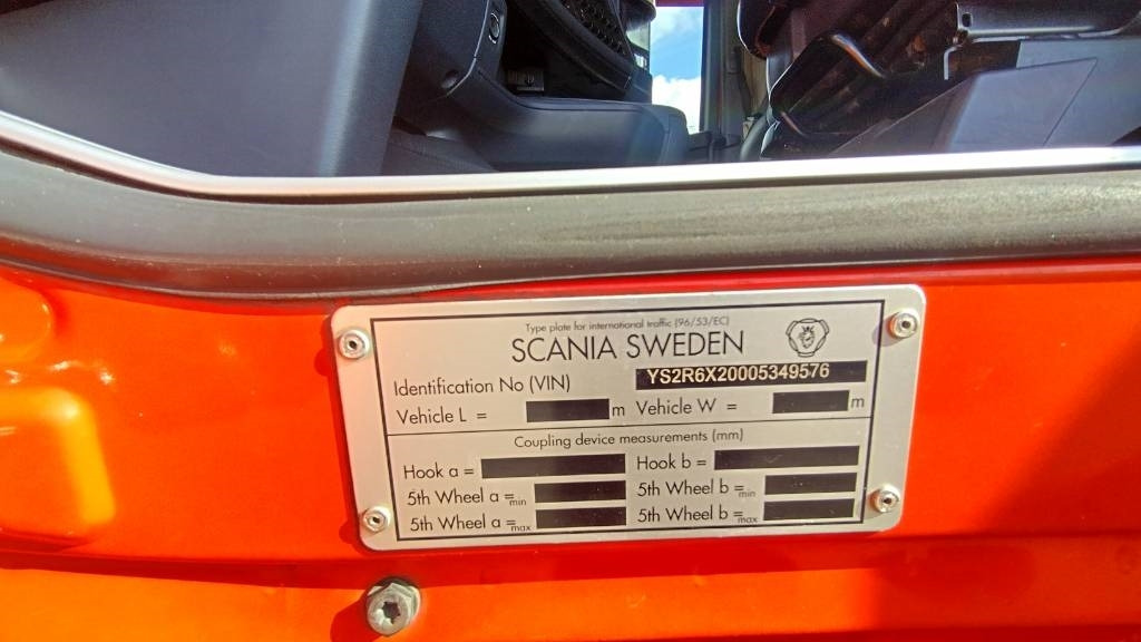 Nyergesvontató Scania R520 6x2 väliteliveturi,hyvät varusteet: 6 kép. Nyergesvontató Scania R520 6x2 väliteliveturi,hyvät varusteet: 6 kép.
