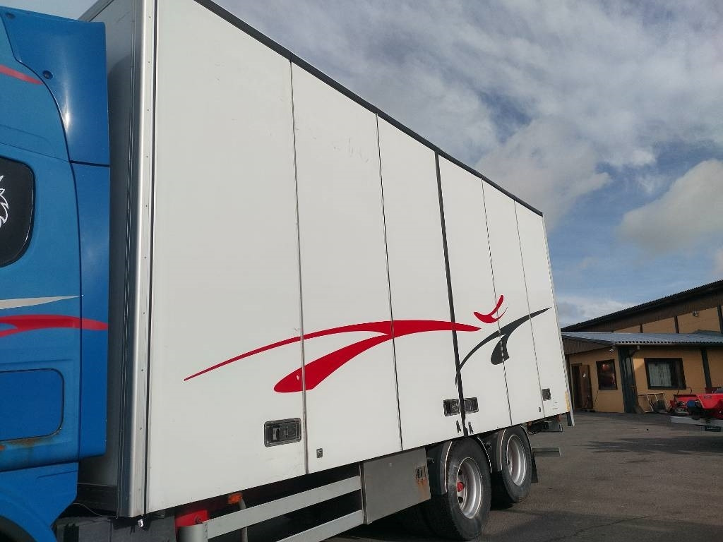 Doboz felépitmény PLS kokosivuaukeava 3,05 sisä korkeus: 1 kép.