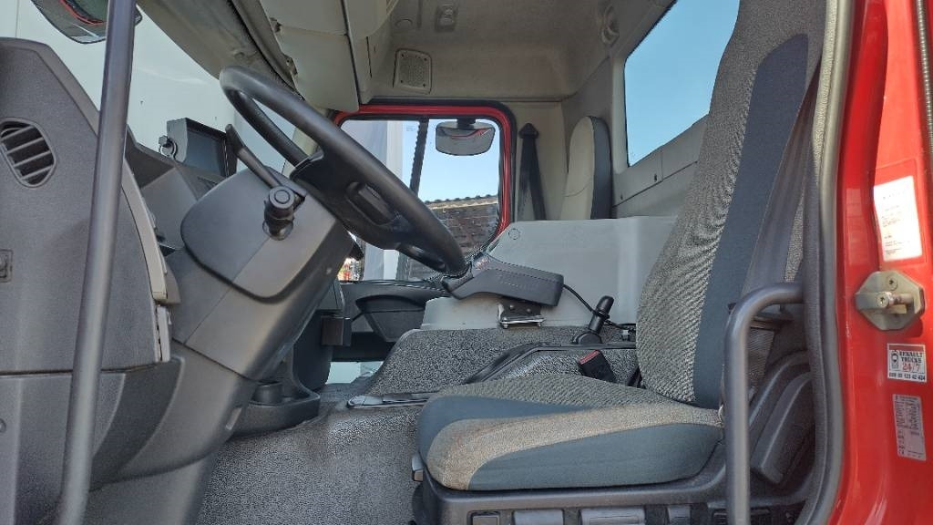 Renault Premium 380dxi 5,30m multilift koukkulaite  - Horgos rakodó teherautó: 5 kép. Renault Premium 380dxi 5,30m multilift koukkulaite  - Horgos rakodó teherautó: 5 kép.