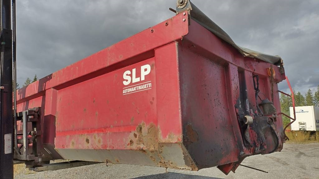 SLP Automaattikasettilava 6m - Platós felépítmény: 2 kép. SLP Automaattikasettilava 6m - Platós felépítmény: 2 kép.