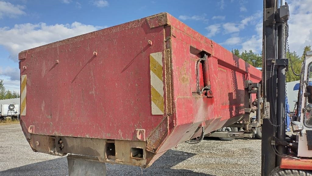 SLP Automaattikasettilava 6m - Platós felépítmény: 1 kép. SLP Automaattikasettilava 6m - Platós felépítmény: 1 kép.