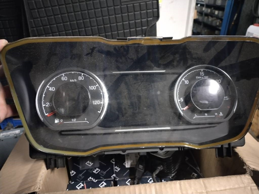 Scania NG mittaristo - Elektromos rendszer - Teherautó: 1 kép. Scania NG mittaristo - Elektromos rendszer - Teherautó: 1 kép.
