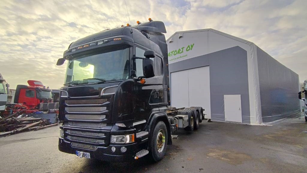 Scania R580 8x2 täysilma alusta,8m runko - Alvaz teherautó: 2 kép. Scania R580 8x2 täysilma alusta,8m runko - Alvaz teherautó: 2 kép.