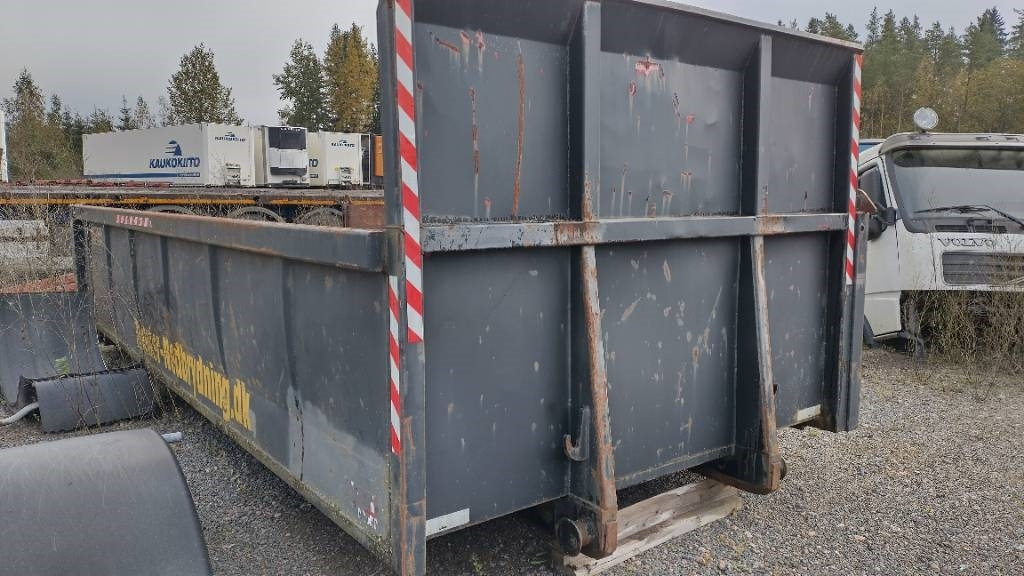 Soralava Kamilauta, 5,70m - Platós felépítmény: 1 kép. Soralava Kamilauta, 5,70m - Platós felépítmény: 1 kép.