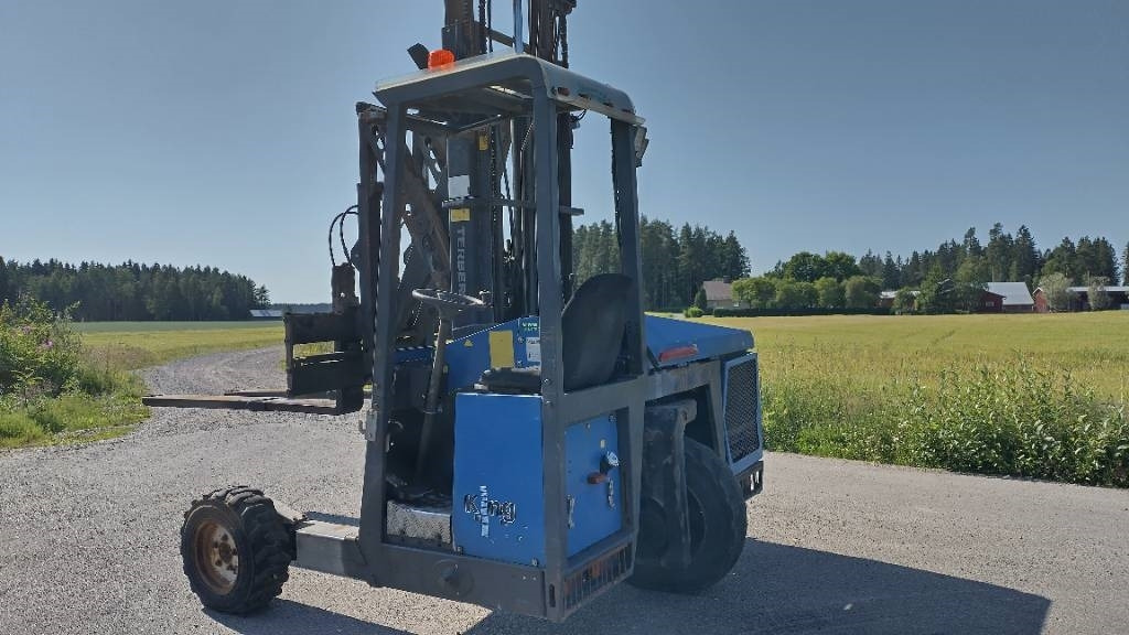 Terberg Kinglifter perätrukki - Hordozható targonca: 1 kép. Terberg Kinglifter perätrukki - Hordozható targonca: 1 kép.
