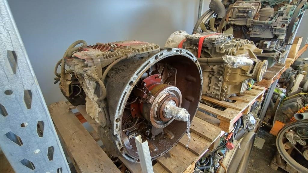 Volvo ATO3512E vaiheisto - Sebességváltó - Teherautó: 2 kép. Volvo ATO3512E vaiheisto - Sebességváltó - Teherautó: 2 kép.