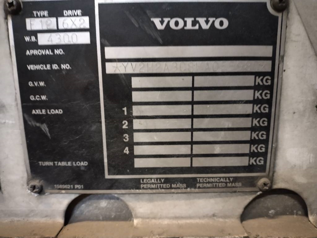 Volvo F12 6x2 ketjulaitteilla, Museointiin  lízing Volvo F12 6x2 ketjulaitteilla, Museointiin: 6 kép.