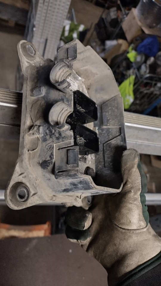 Volvo FCIOMM - Elektromos rendszer - Teherautó: 2 kép. Volvo FCIOMM - Elektromos rendszer - Teherautó: 2 kép.