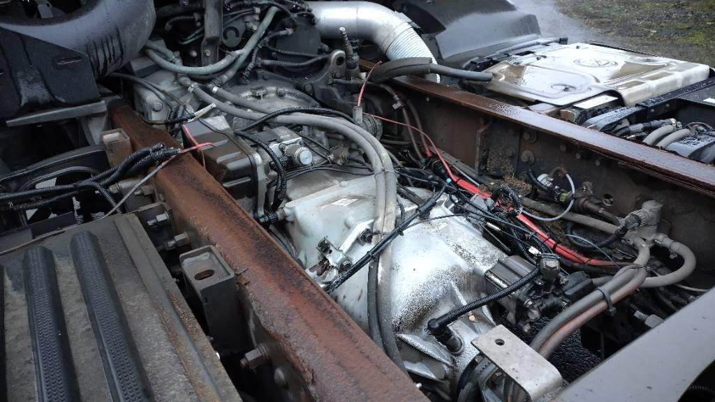 Volvo FH13 6x2 alusta, manuaalivaihteisto - Alvaz teherautó: 5 kép. Volvo FH13 6x2 alusta, manuaalivaihteisto - Alvaz teherautó: 5 kép.