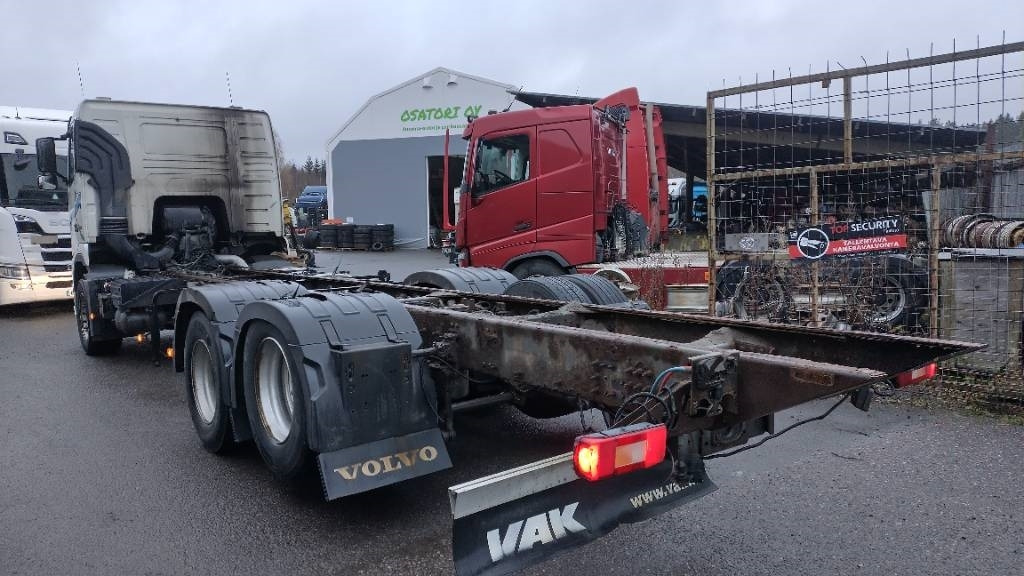 Volvo FH13 6x2 alusta, manuaalivaihteisto - Alvaz teherautó: 4 kép. Volvo FH13 6x2 alusta, manuaalivaihteisto - Alvaz teherautó: 4 kép.