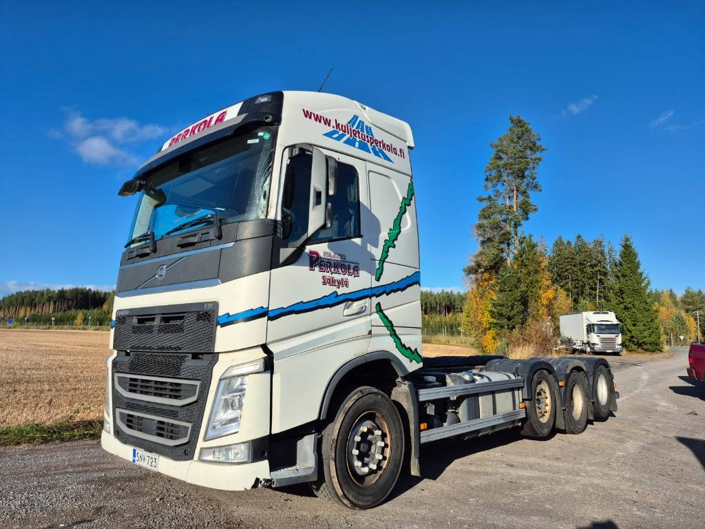 Volvo FH500 8x2 alusta - Alvaz teherautó: 1 kép. Volvo FH500 8x2 alusta - Alvaz teherautó: 1 kép.