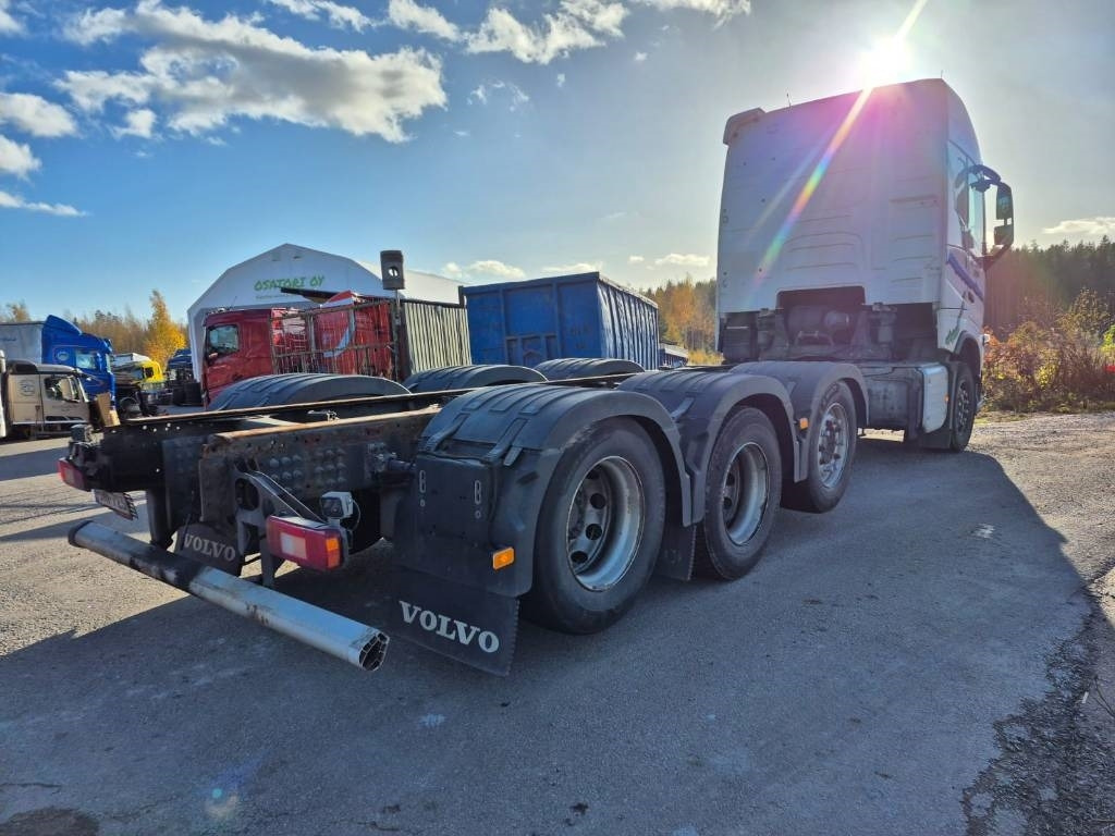 Volvo FH500 8x2 alusta - Alvaz teherautó: 3 kép. Volvo FH500 8x2 alusta - Alvaz teherautó: 3 kép.