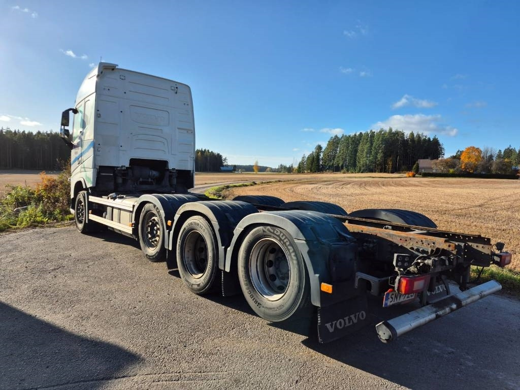 Volvo FH500 8x2 alusta - Alvaz teherautó: 4 kép. Volvo FH500 8x2 alusta - Alvaz teherautó: 4 kép.