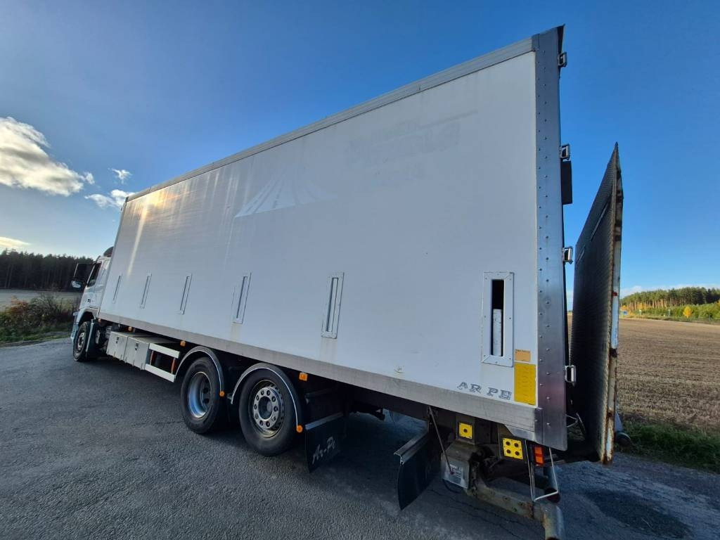 Volvo FM D11 450 6x2 umpikori+pl-nostin - Dobozos felépítményű teherautó: 3 kép. Volvo FM D11 450 6x2 umpikori+pl-nostin - Dobozos felépítményű teherautó: 3 kép.