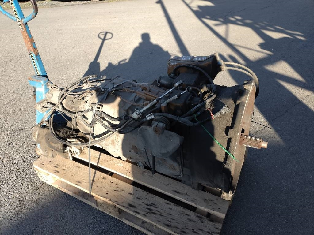 Volvo VT2214B - Sebességváltó - Teherautó: 2 kép. Volvo VT2214B - Sebességváltó - Teherautó: 2 kép.