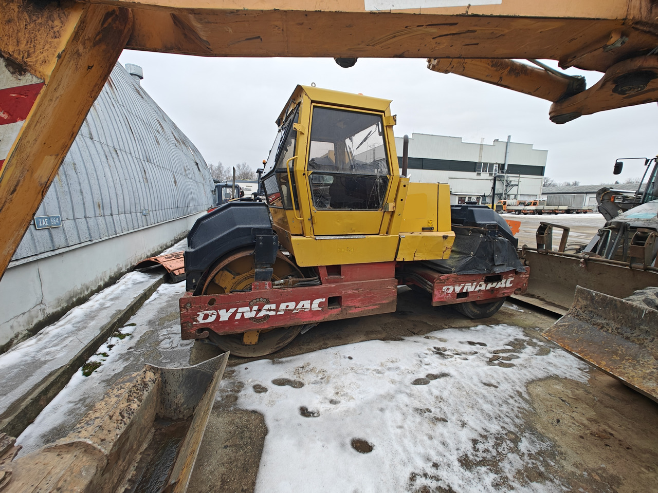 DYNAPAC CC421 - Úthenger: 3 kép. DYNAPAC CC421 - Úthenger: 3 kép.