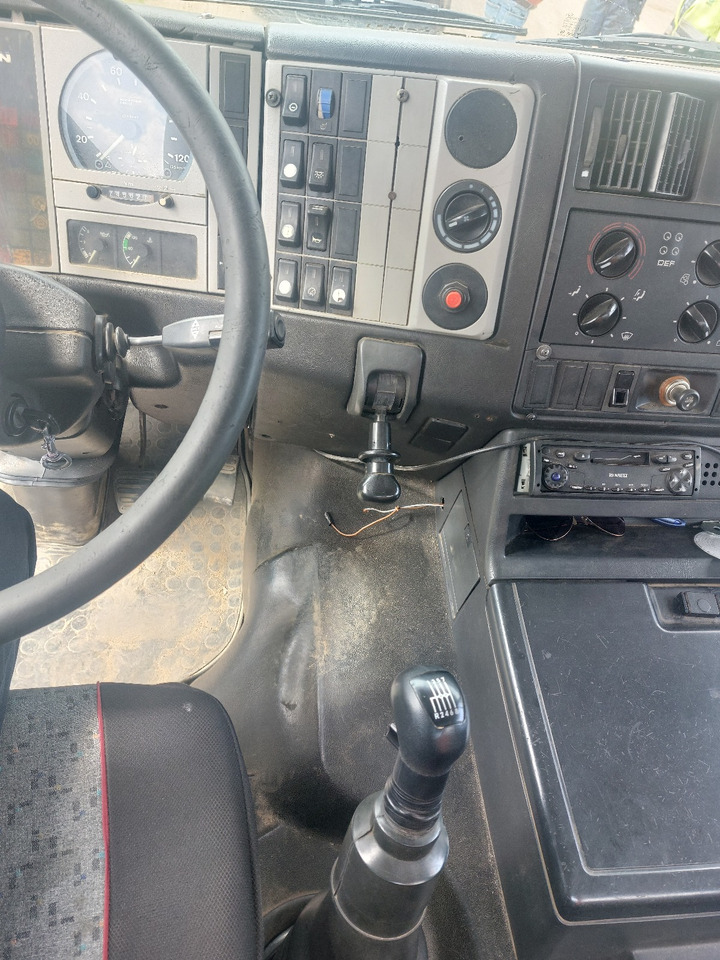 MAN 35.414 8X6 - Billenőplatós teherautó: 5 kép. MAN 35.414 8X6 - Billenőplatós teherautó: 5 kép.