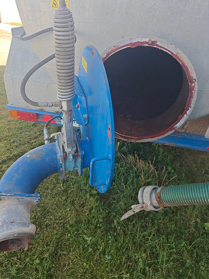 MEPROZET PN 84 M trailer 9000 liters - Szippantó tartálykocsi: 5 kép. MEPROZET PN 84 M trailer 9000 liters - Szippantó tartálykocsi: 5 kép.