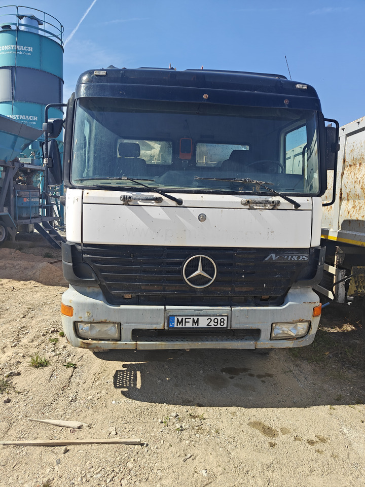 Mercedes Benz Actros - Betonkeverő: 2 kép. Mercedes Benz Actros - Betonkeverő: 2 kép.